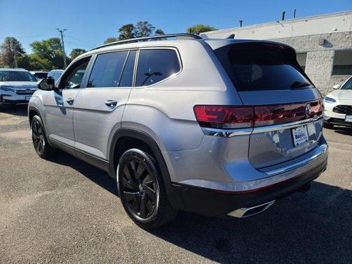 2024 Volkswagen Atlas 2.0T SE w/Technology 4MOTION