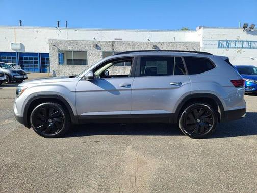 2024 Volkswagen Atlas 2.0T SE w/Technology 4MOTION