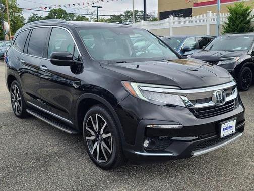 2022 Honda Pilot Touring 8-Passenger