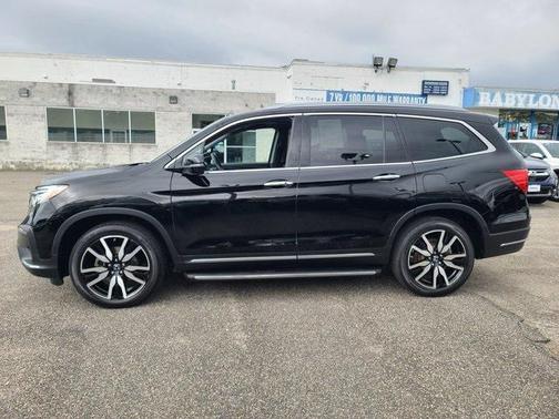 2022 Honda Pilot Touring 8-Passenger