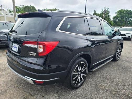 2022 Honda Pilot Touring 8-Passenger