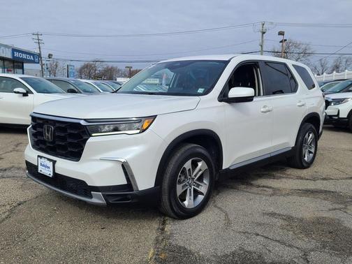 2023 Honda Pilot AWD EX-L 8 Passenger