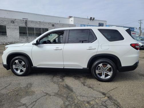 2023 Honda Pilot AWD EX-L 8 Passenger