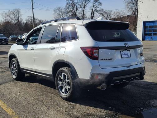 2023 Honda Passport AWD TrailSport