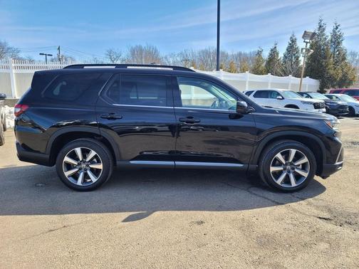 2023 Honda Pilot AWD Elite