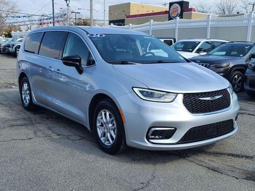 Silver Mist Clearcoat 2024 Chrysler Pacifica Touring L
