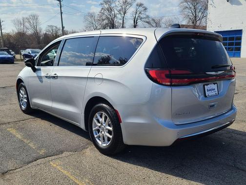 Silver Mist Clearcoat 2024 Chrysler Pacifica Touring L