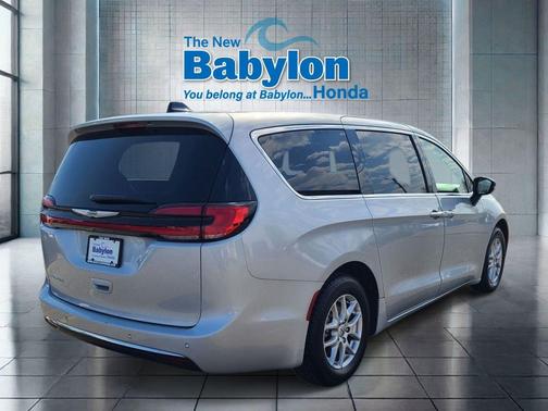 Silver Mist Clearcoat 2024 Chrysler Pacifica Touring L