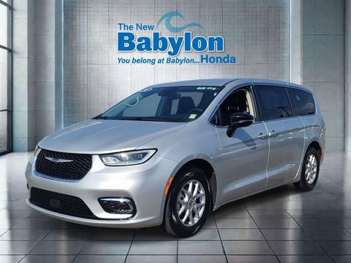 Silver Mist Clearcoat 2024 Chrysler Pacifica Touring L