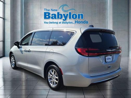 Silver Mist Clearcoat 2024 Chrysler Pacifica Touring L