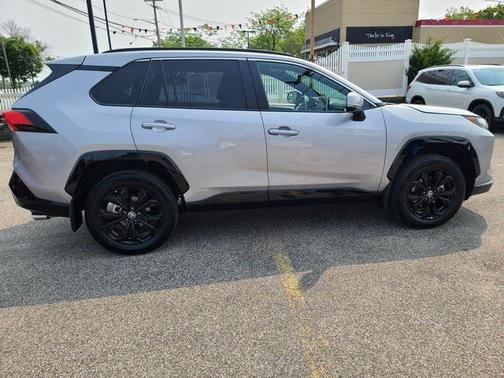 2023 Toyota RAV4 Hybrid SE