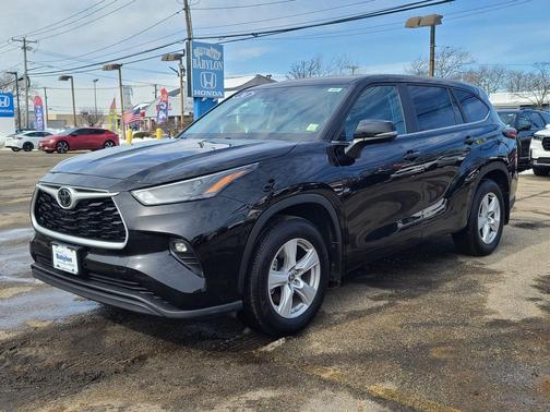 2024 Toyota Highlander LE