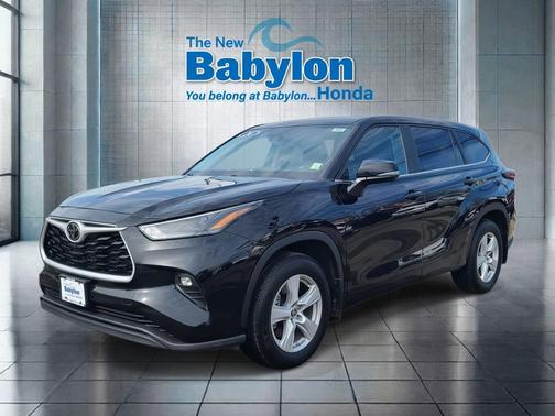 2024 Toyota Highlander LE