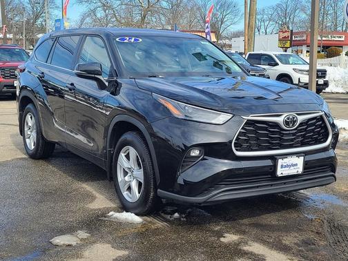 2024 Toyota Highlander LE