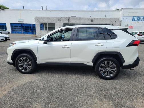 2022 Toyota RAV4 Hybrid XLE Premium