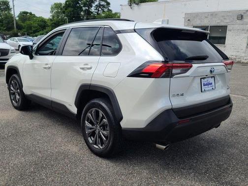 2022 Toyota RAV4 Hybrid XLE Premium