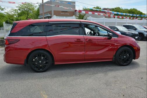 Dark Cherry Pearl 2025 Honda Odyssey Sport-L