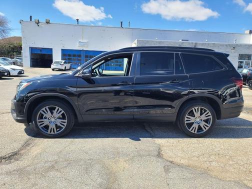 Crystal Black Pearl 2022 Honda Pilot AWD Sport