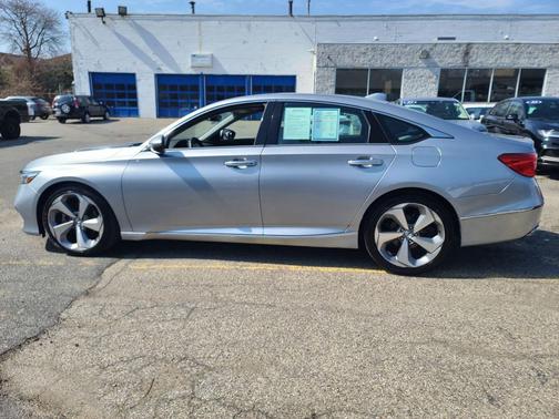 Modern Steel Metallic 2018 Honda Accord Touring 2.0T