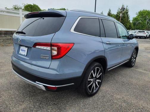 2022 Honda Pilot Touring 8-Passenger