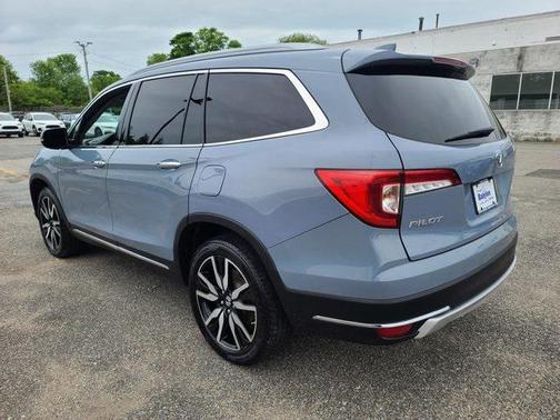 2022 Honda Pilot Touring 8-Passenger