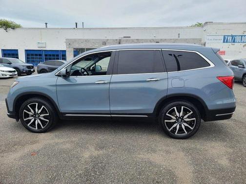 2022 Honda Pilot Touring 8-Passenger