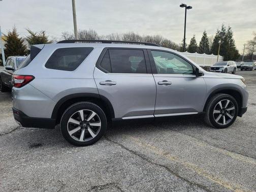 2023 Honda Pilot Touring 8-Passenger