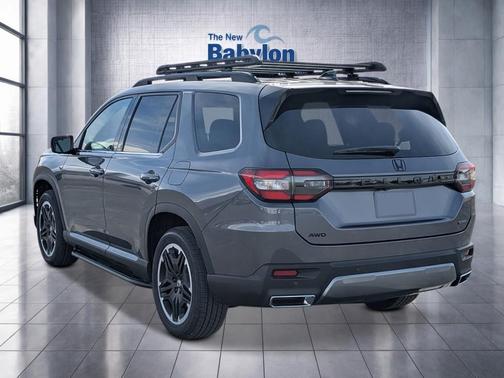 Modern Steel Metallic 2026 Honda Pilot Touring 8-Passenger