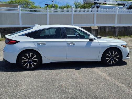 2022 Honda Civic EX-L