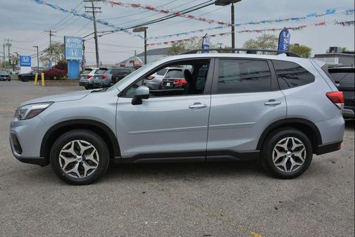 Ice Silver Metallic 2021 Subaru Forester Premium