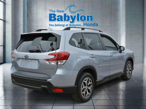 Ice Silver Metallic 2021 Subaru Forester Premium