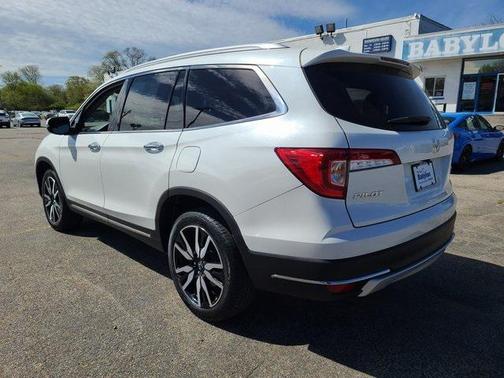 2022 Honda Pilot Touring 8-Passenger