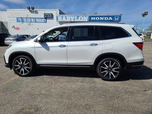 2022 Honda Pilot Touring 8-Passenger