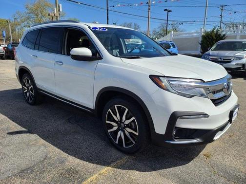 2022 Honda Pilot Touring 8-Passenger