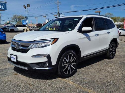 2022 Honda Pilot Touring 8-Passenger