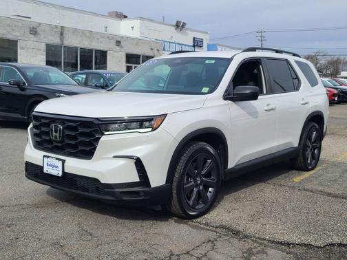 2023 Honda Pilot AWD Sport