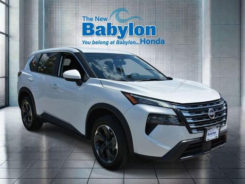 Everest White Pearl 2024 Nissan Rogue SV