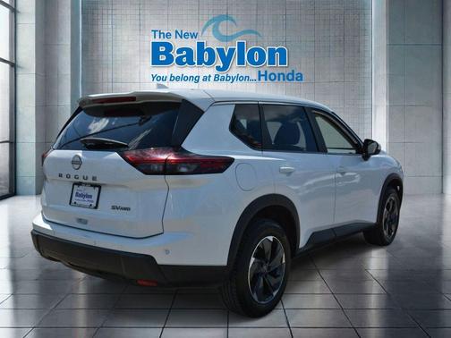 Everest White Pearl 2024 Nissan Rogue SV