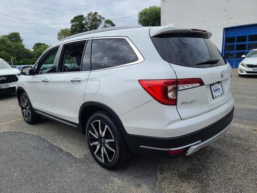 2022 Honda Pilot Touring 8-Passenger