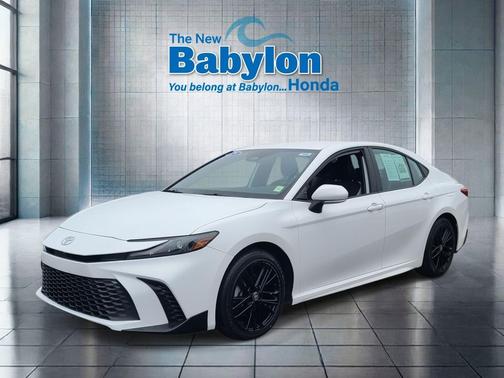 Ice Cap 2025 Toyota Camry SE