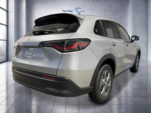 Solar Silver Metallic 2027 Honda HR-V LX