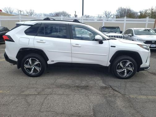 2023 Toyota RAV4 Prime SE