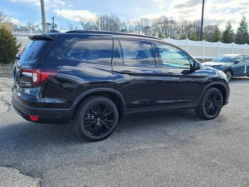 2022 Honda Pilot AWD Black Edition