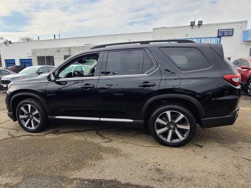 2023 Honda Pilot Touring 8-Passenger