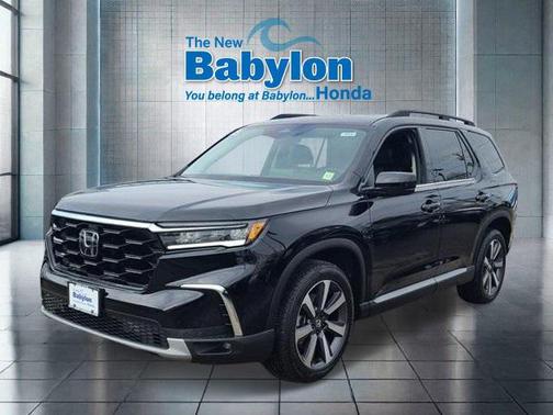2023 Honda Pilot Touring 8-Passenger