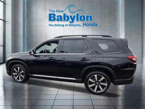 2023 Honda Pilot Touring 8-Passenger