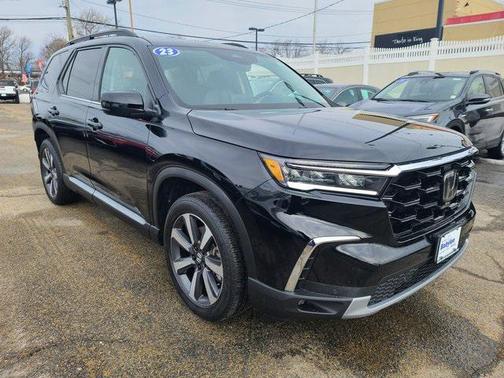 2023 Honda Pilot Touring 8-Passenger