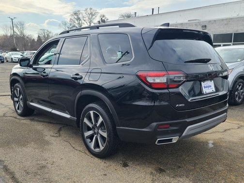 2023 Honda Pilot Touring 8-Passenger
