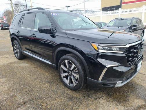 2023 Honda Pilot Touring 8-Passenger