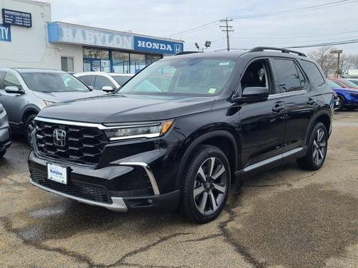 2023 Honda Pilot Touring 8-Passenger